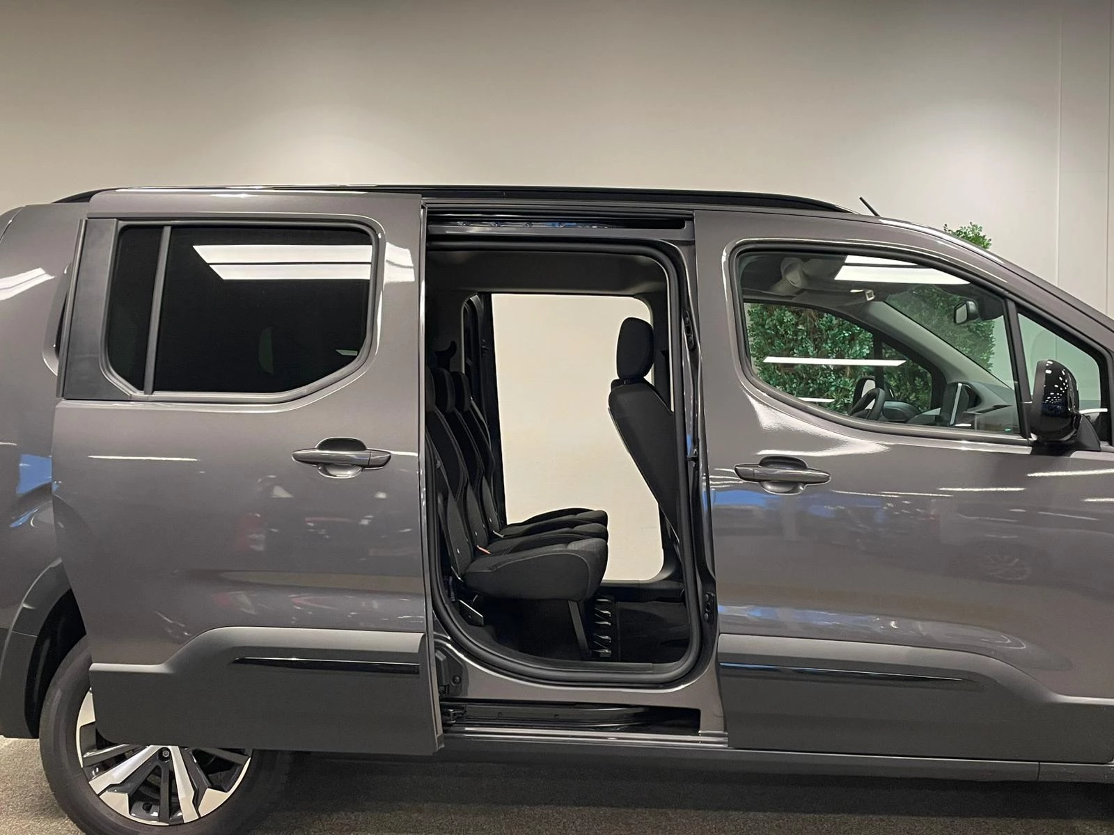 Hoofdafbeelding Peugeot e-Rifter