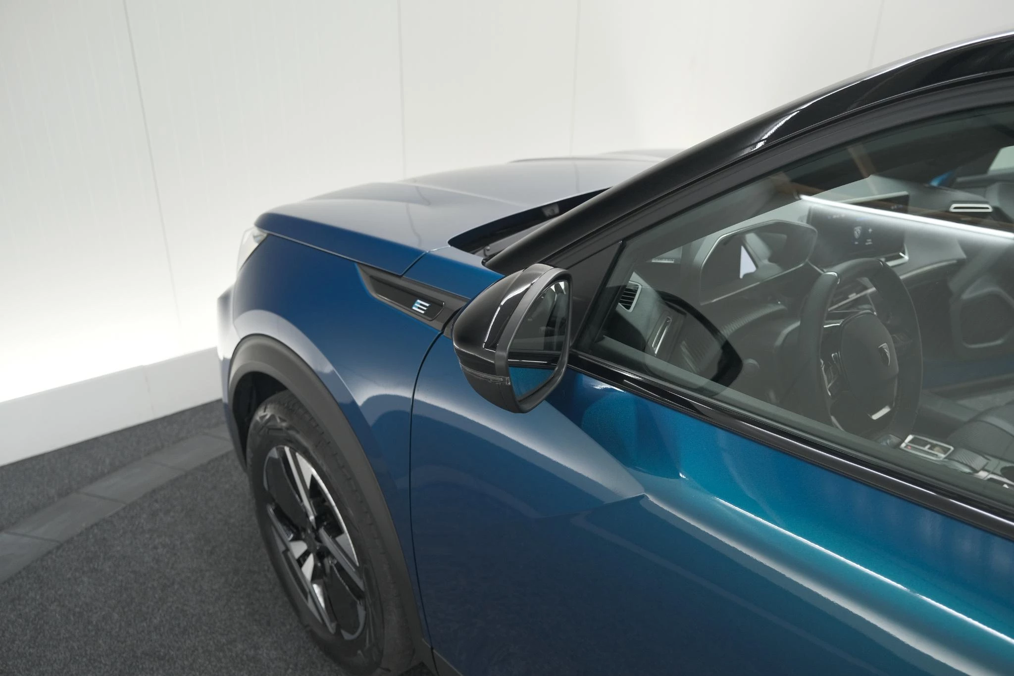 Hoofdafbeelding Peugeot e-2008