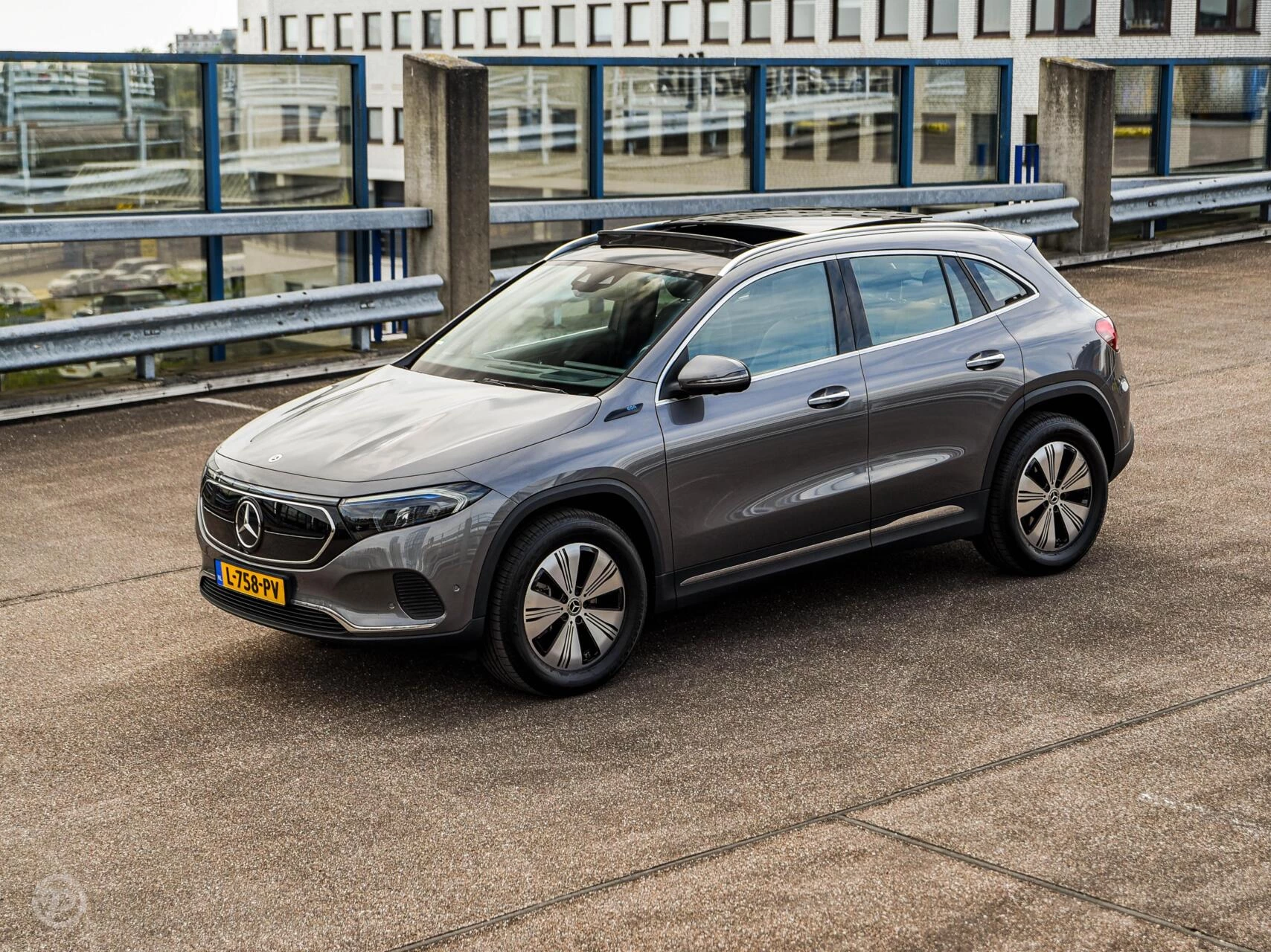 Hoofdafbeelding Mercedes-Benz EQA