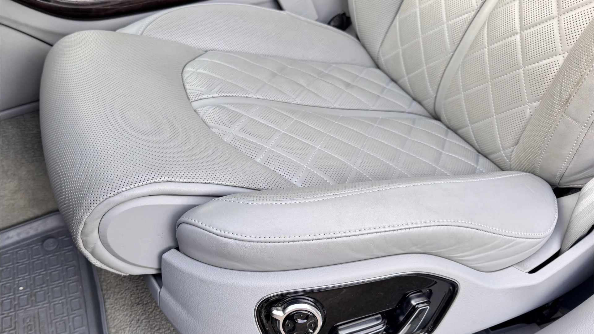 Hoofdafbeelding Audi A8
