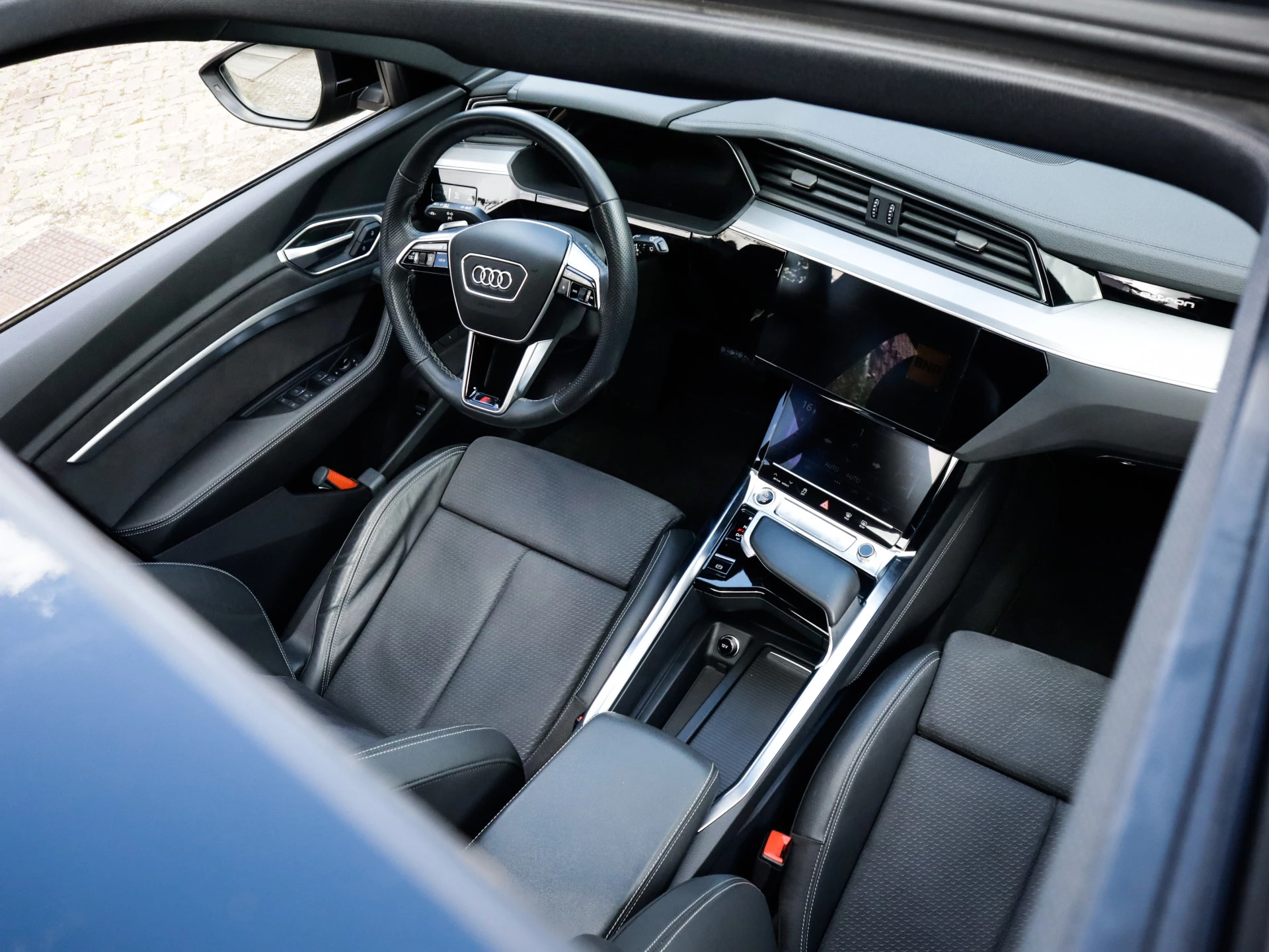 Hoofdafbeelding Audi e-tron