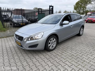 Volvo V60 2.0 D3 goed onderhouden nette auto zeer mooi