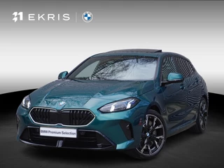 BMW 1 Serie 120 M Sportpakket Pro | Stuurwielrand verwarmd | BMW Iconic Glow nierengrille | Harman-Kardon sound system | Glazen panoramadak | Driving Assistant | Lentevoordeel