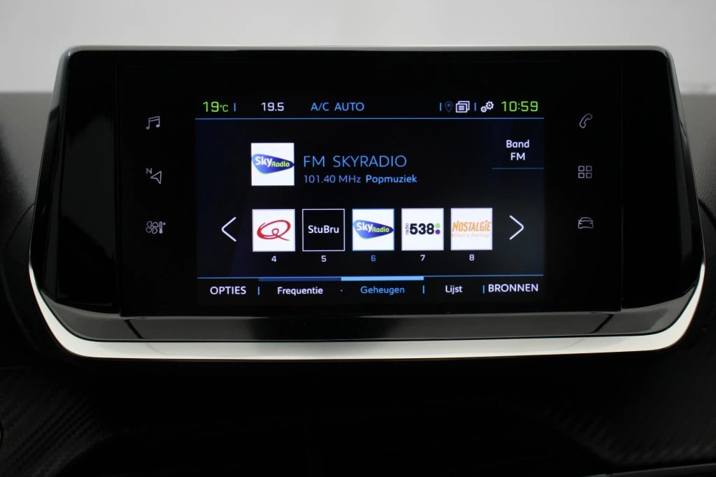 Hoofdafbeelding Peugeot e-208