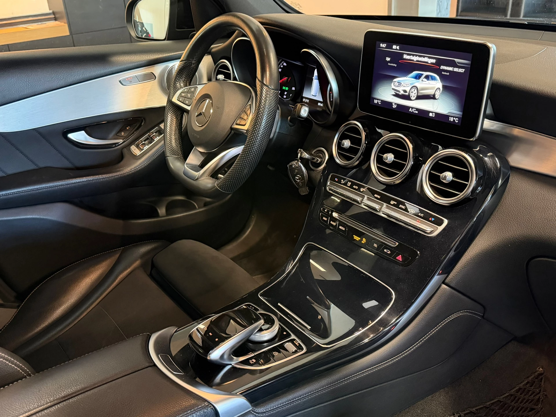 Hoofdafbeelding Mercedes-Benz GLC
