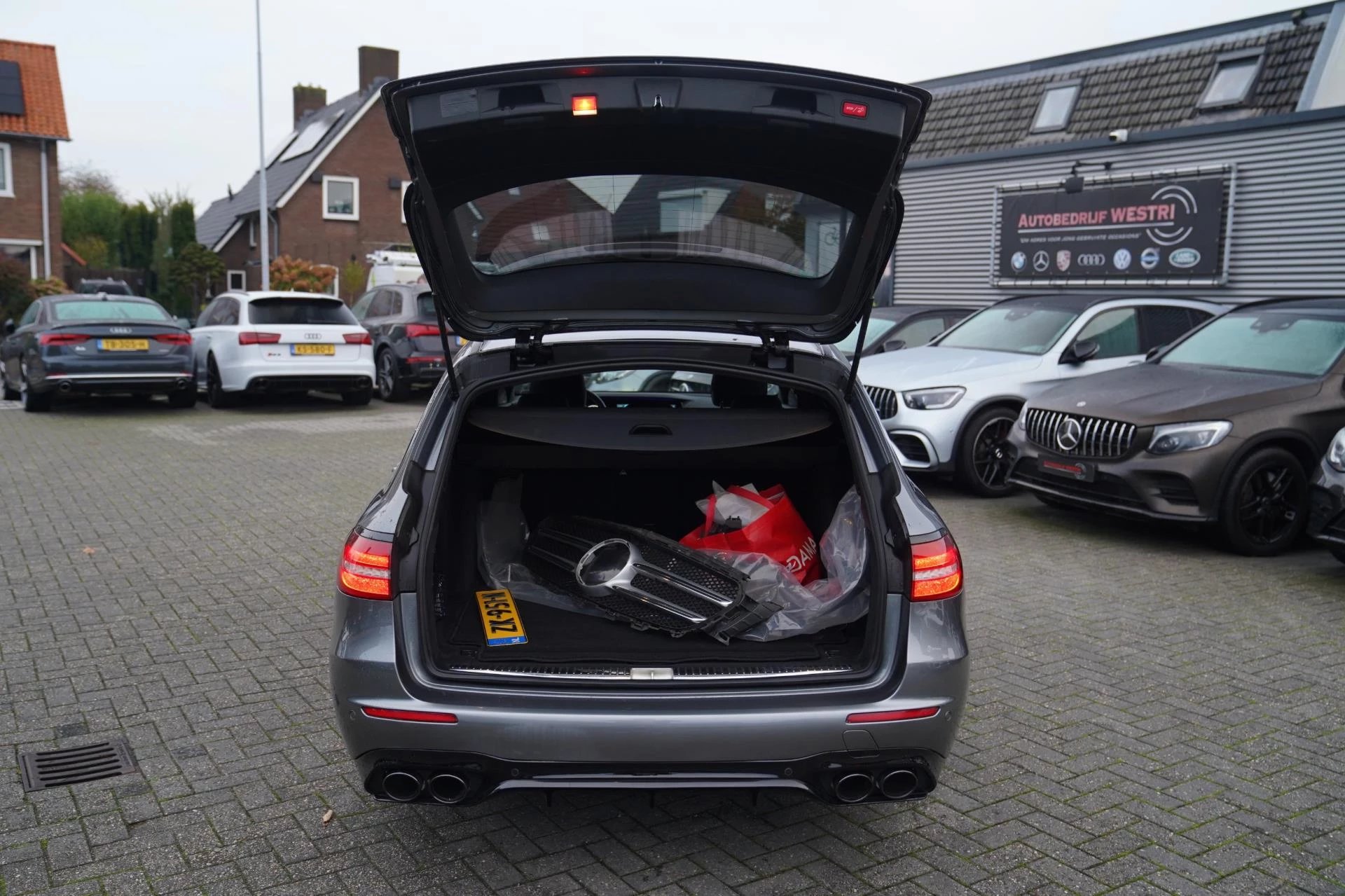 Hoofdafbeelding Mercedes-Benz E-Klasse