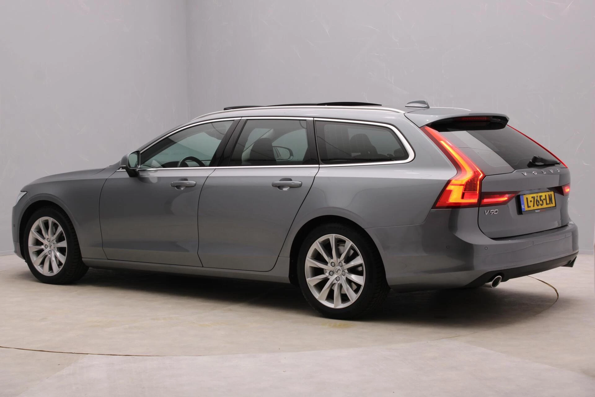 Hoofdafbeelding Volvo V90