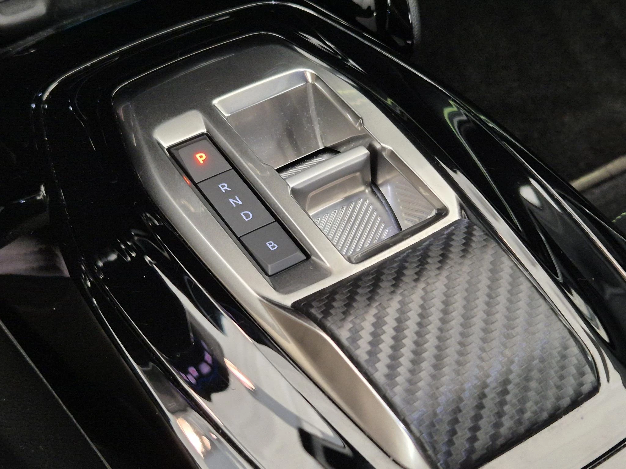 Hoofdafbeelding Peugeot e-2008