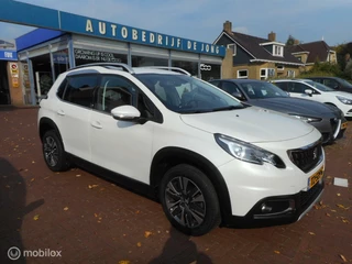 Hoofdafbeelding Peugeot 2008 Peugeot 2008 1.2 PureTech 110 Allure EAT8 AUTOMAAT+PARELMOER LAK+ECC+NAVI