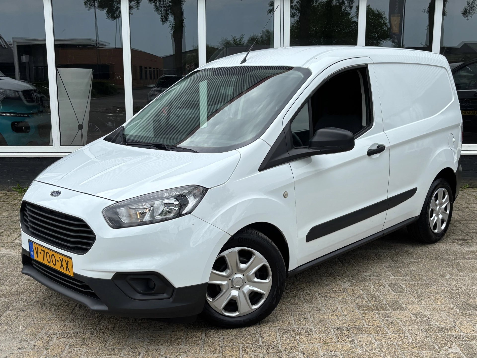 Hoofdafbeelding Ford Transit Courier