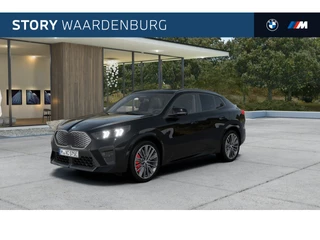 BMW iX2 eDrive20 M Sport / Panoramadak / Trekhaak / Sportstoelen / M Adaptief onderstel / Comfort Access / Adaptieve LED / Parking Assistant Plus / Head-Up / Harman-Kardon