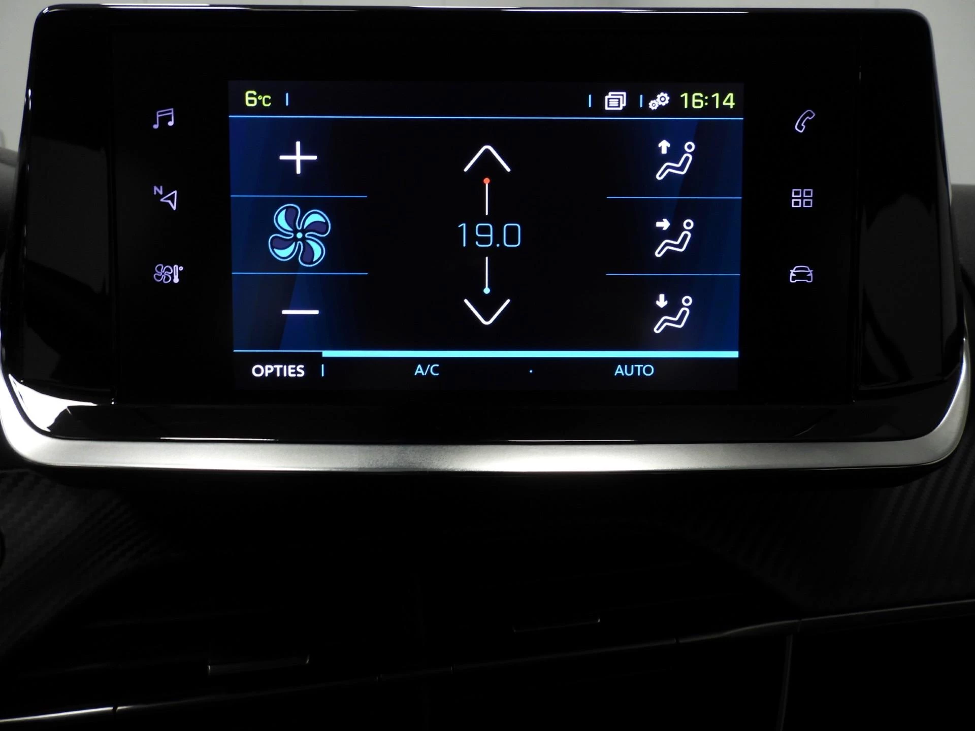 Hoofdafbeelding Peugeot e-208