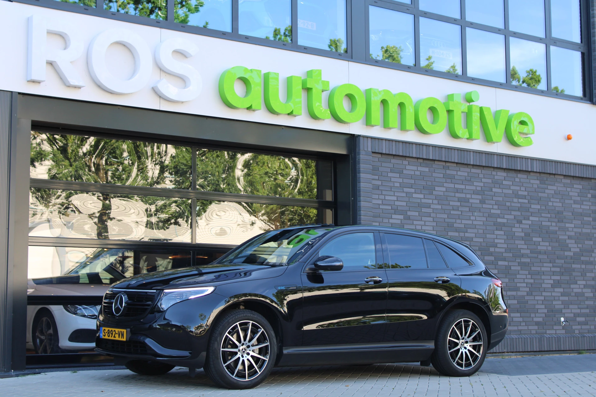 Hoofdafbeelding Mercedes-Benz EQC