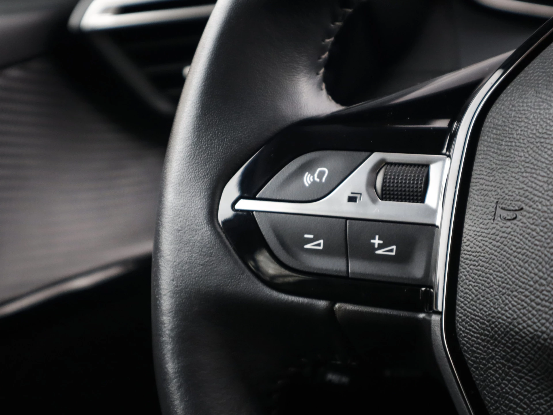 Hoofdafbeelding Peugeot e-208