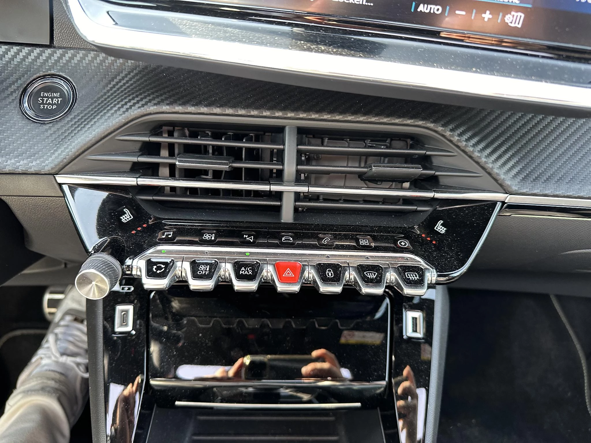 Hoofdafbeelding Peugeot e-2008