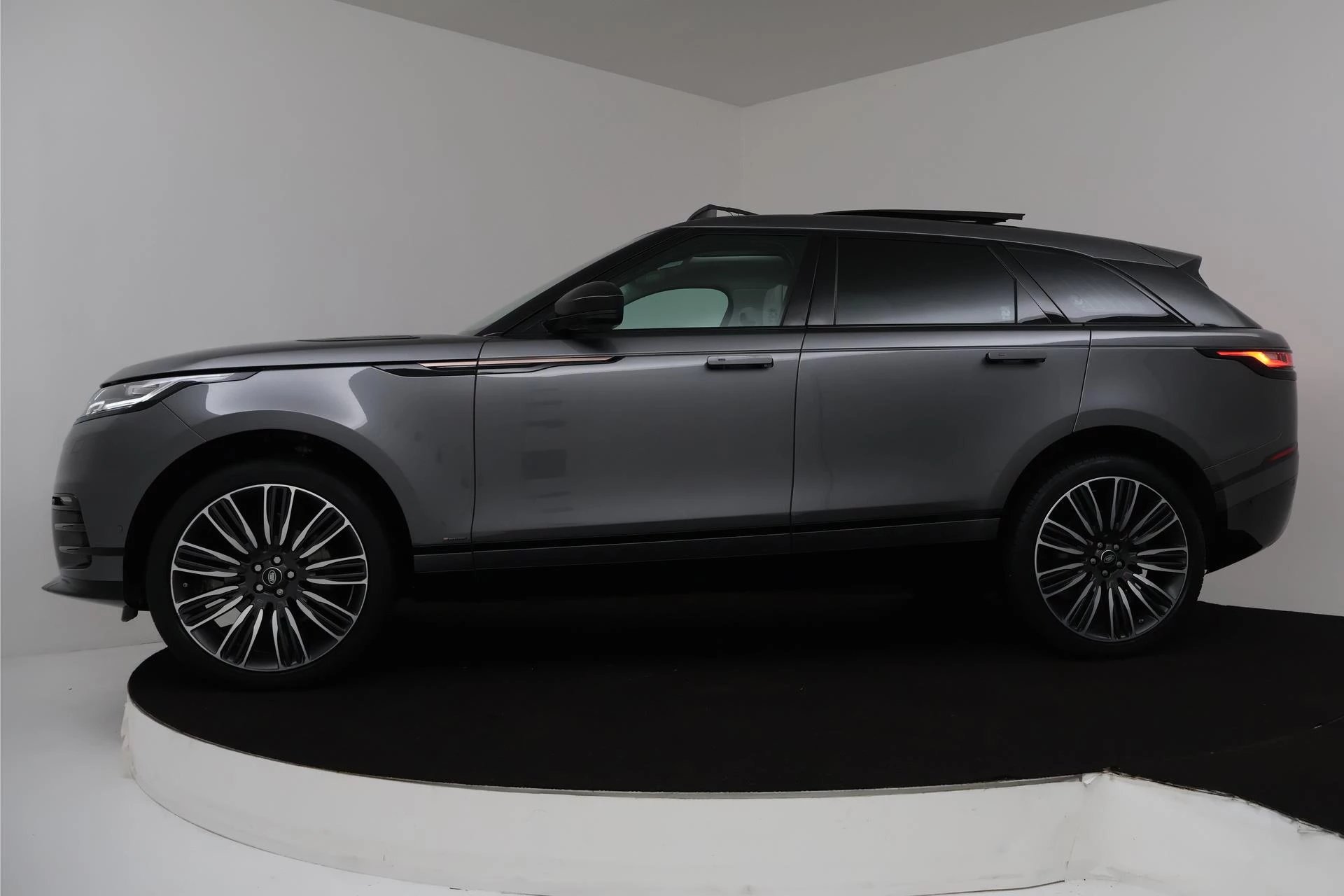 Hoofdafbeelding Land Rover Range Rover Velar