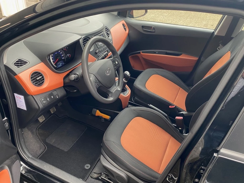 Hoofdafbeelding Hyundai i10