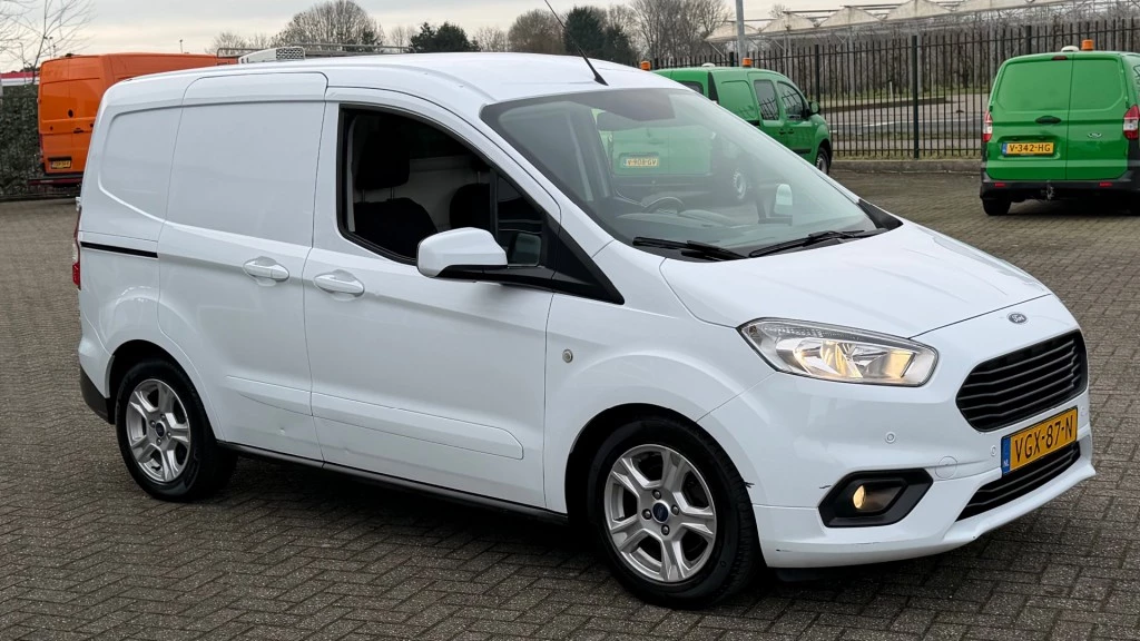 Hoofdafbeelding Ford Transit Courier