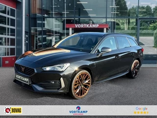 Hoofdafbeelding CUPRA Leon Sportstourer CUPRA Leon Sportstourer 1.4 TSI DSG VZ E-HYBRID TREKHAAK/CAMERA/LEDER/MEMORY/NAVI/ACC/ST