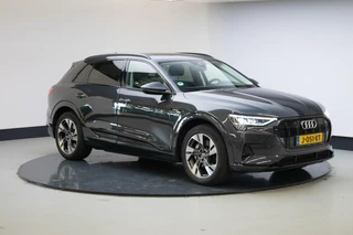 Hoofdafbeelding Audi e-tron Audi e-tron 50 quattro Business edition Plus 71 kWh Pano - NL auto