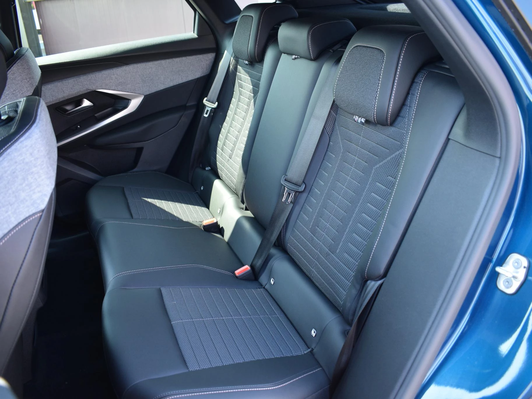 Hoofdafbeelding Peugeot e-3008