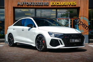 Hoofdafbeelding Audi RS3 Audi RS3 Limousine 2.5 TFSI RS 3 quattro Panoramadak B&O HUD ACC Hulk Edition