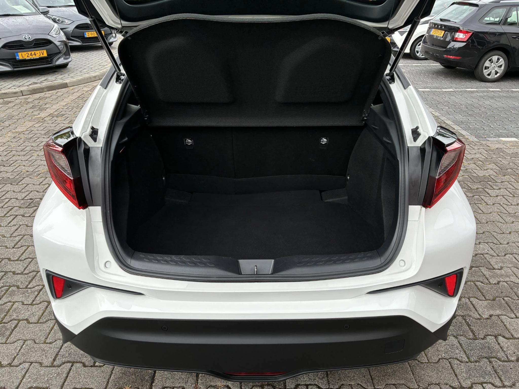 Hoofdafbeelding Toyota C-HR