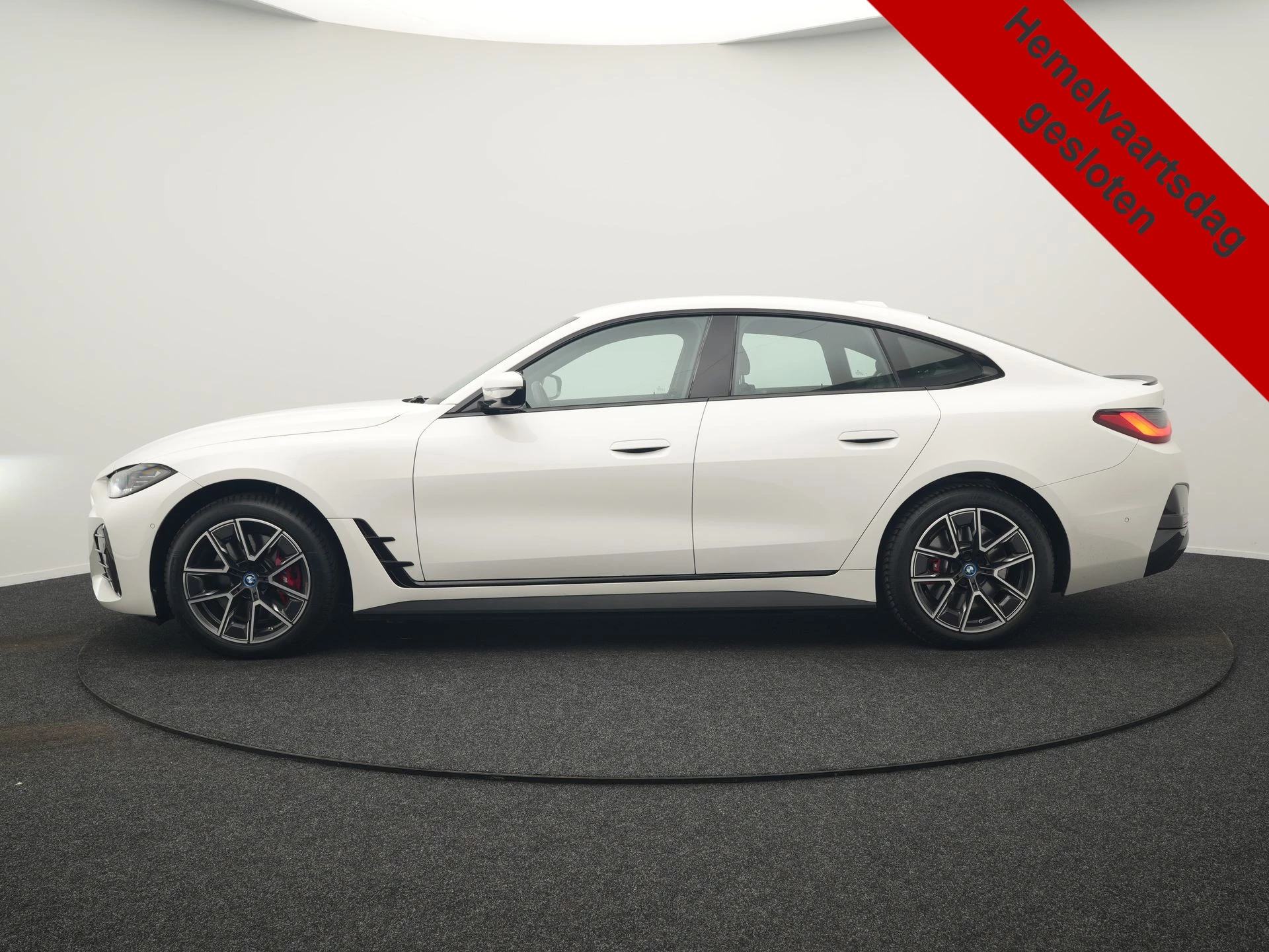 Hoofdafbeelding BMW i4