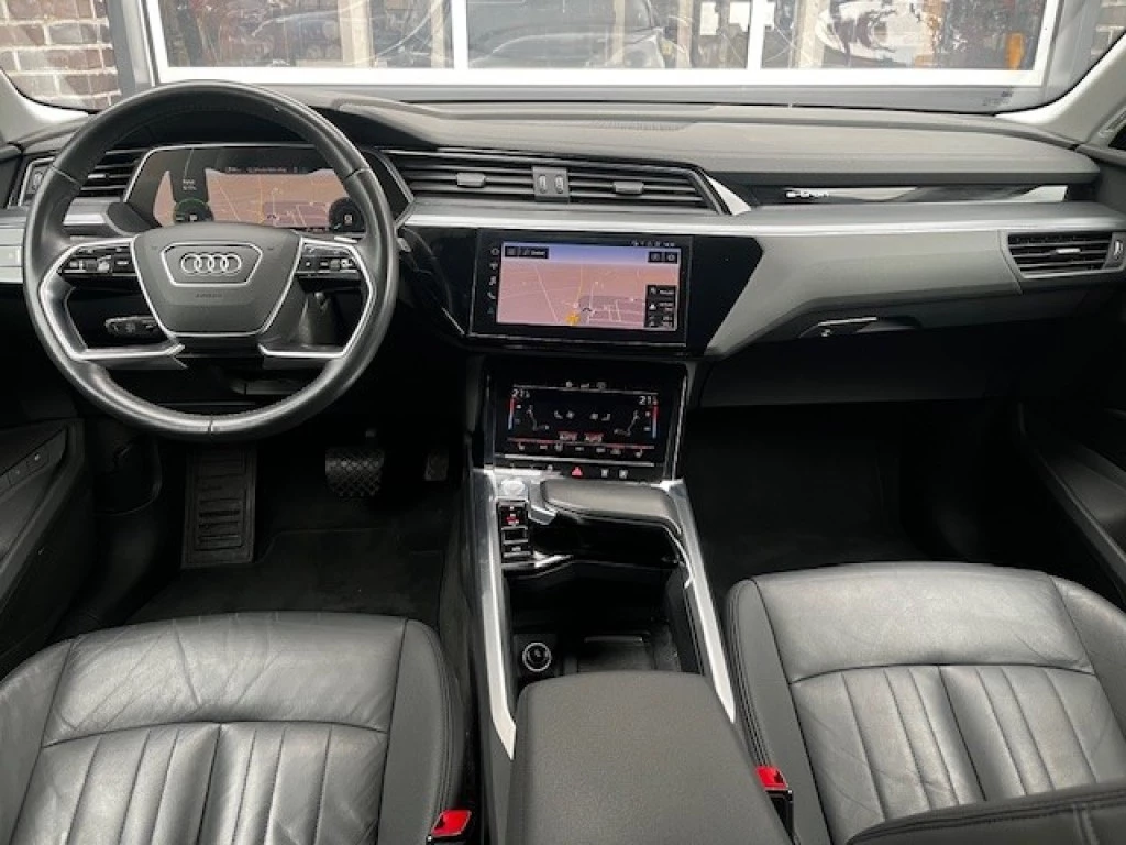 Hoofdafbeelding Audi e-tron