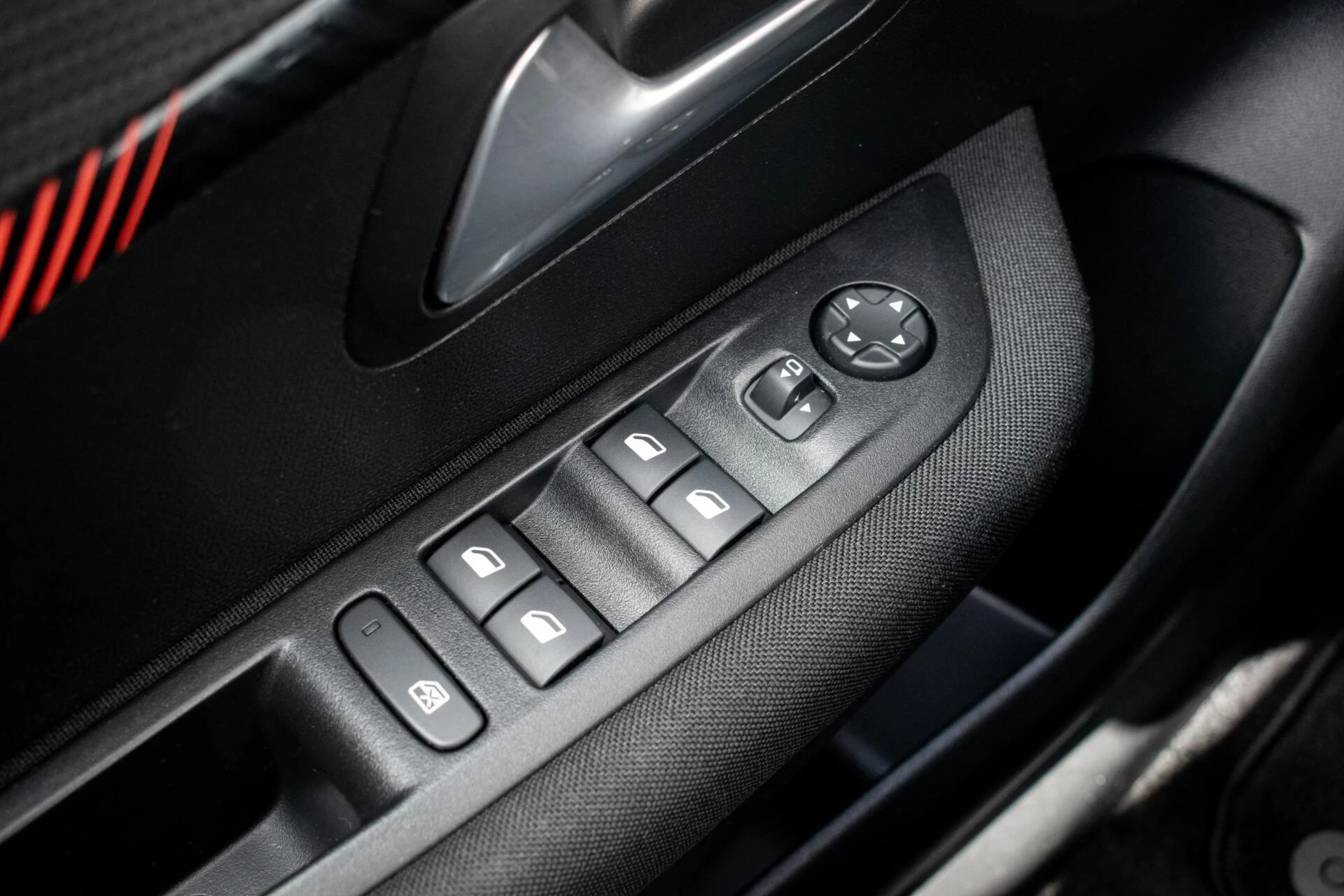 Hoofdafbeelding Peugeot e-208