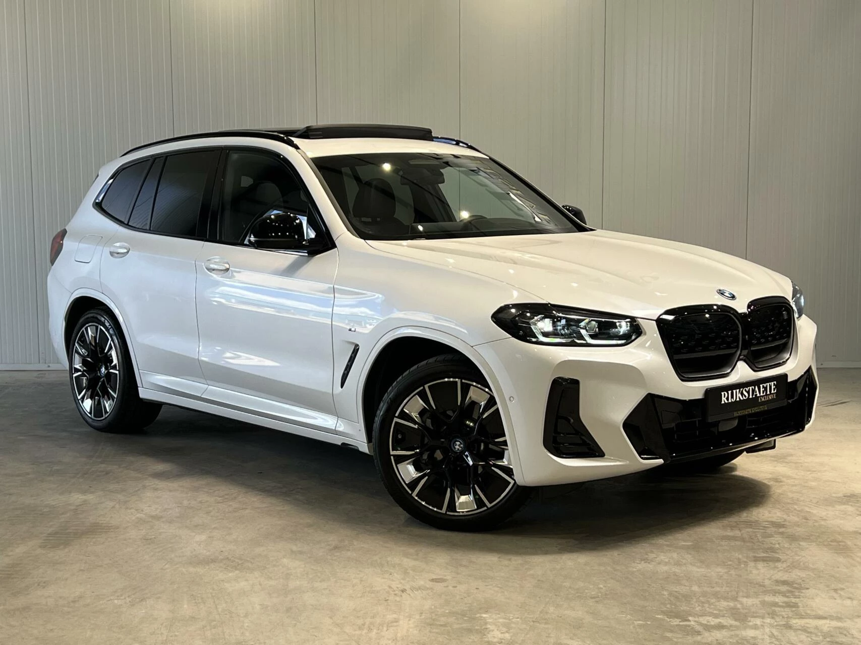 Hoofdafbeelding BMW iX3