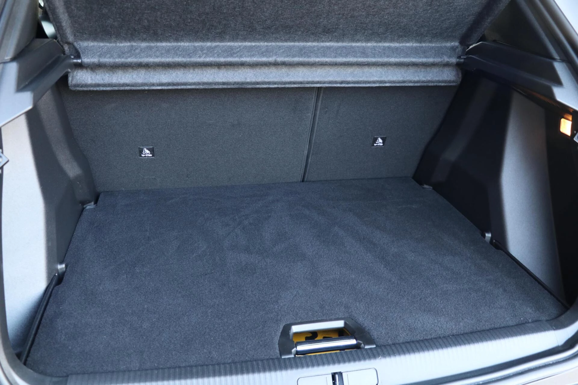 Hoofdafbeelding Peugeot e-2008