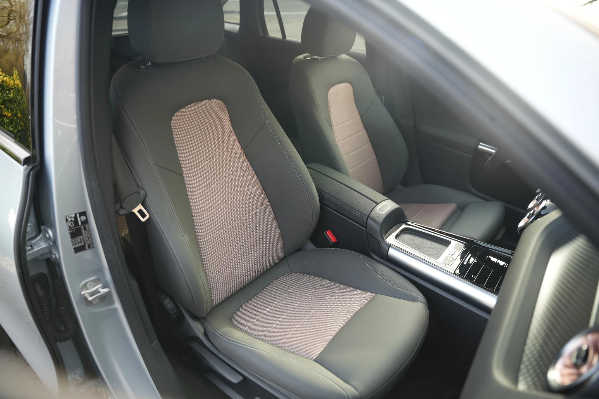 Hoofdafbeelding Mercedes-Benz EQA