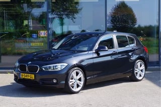 BMW 1 Serie 118i 136 PK Automaat Executive, Xenon, Navigatie, Sportstoelen, 18" LM