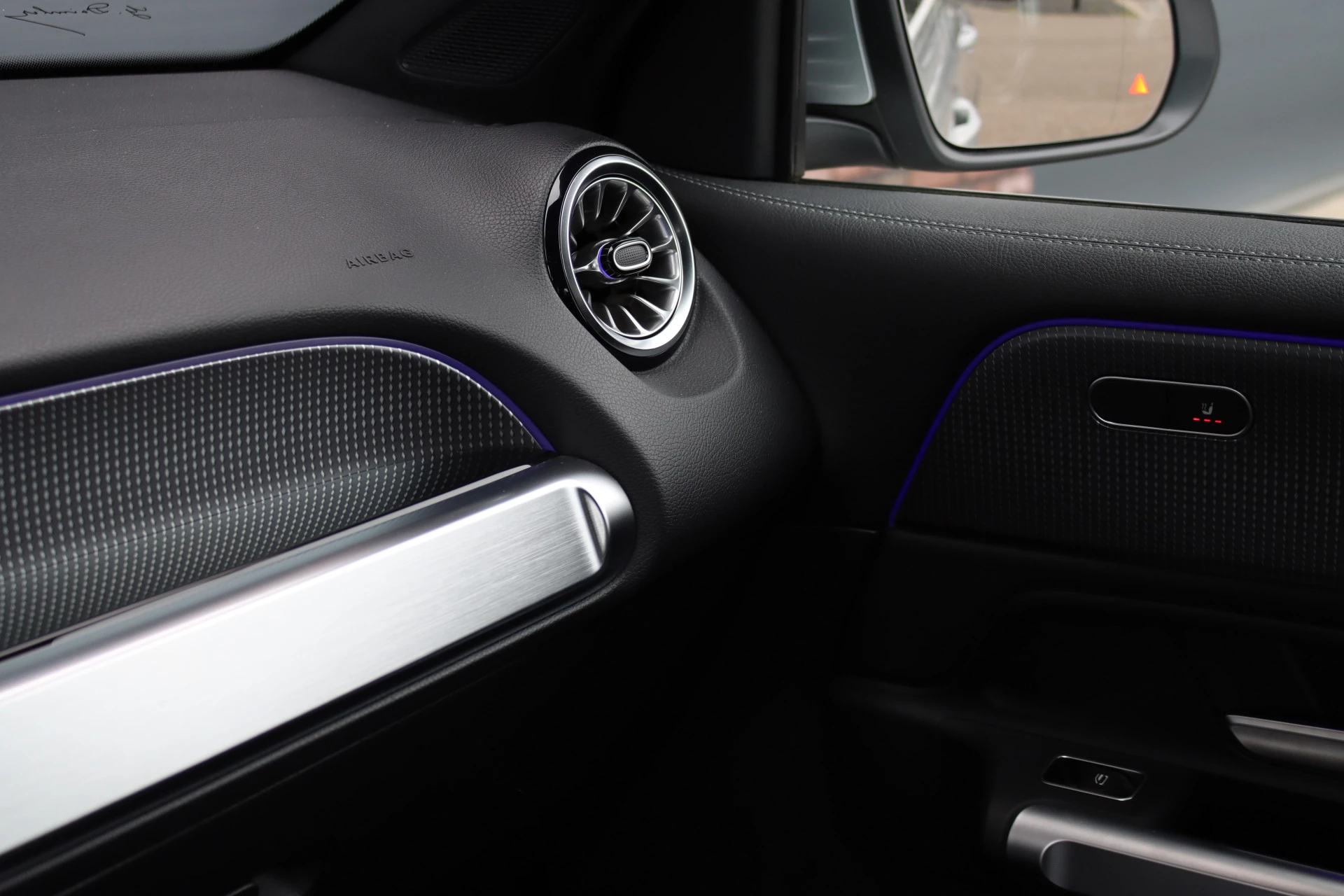 Hoofdafbeelding Mercedes-Benz EQB