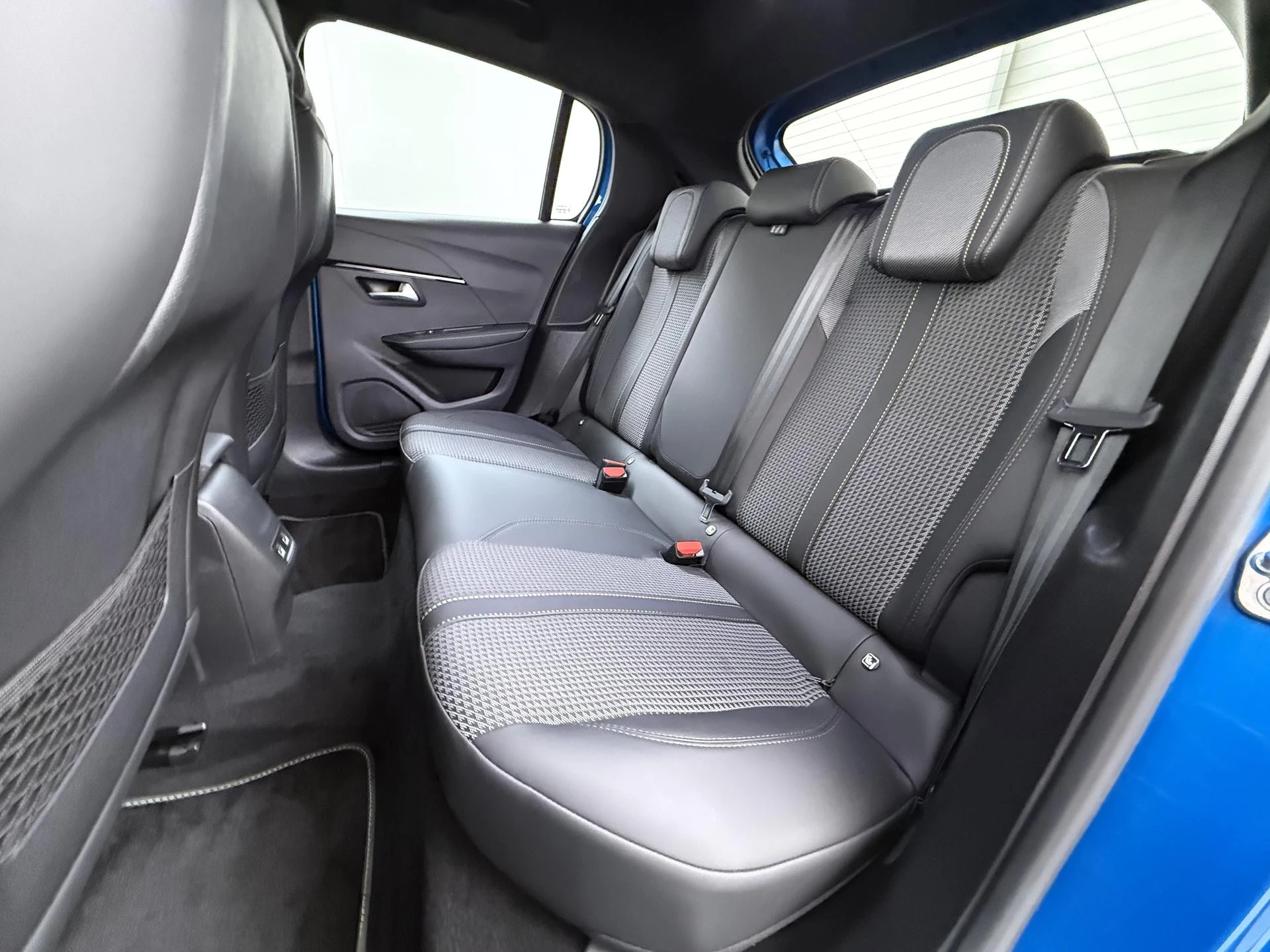 Hoofdafbeelding Peugeot e-208