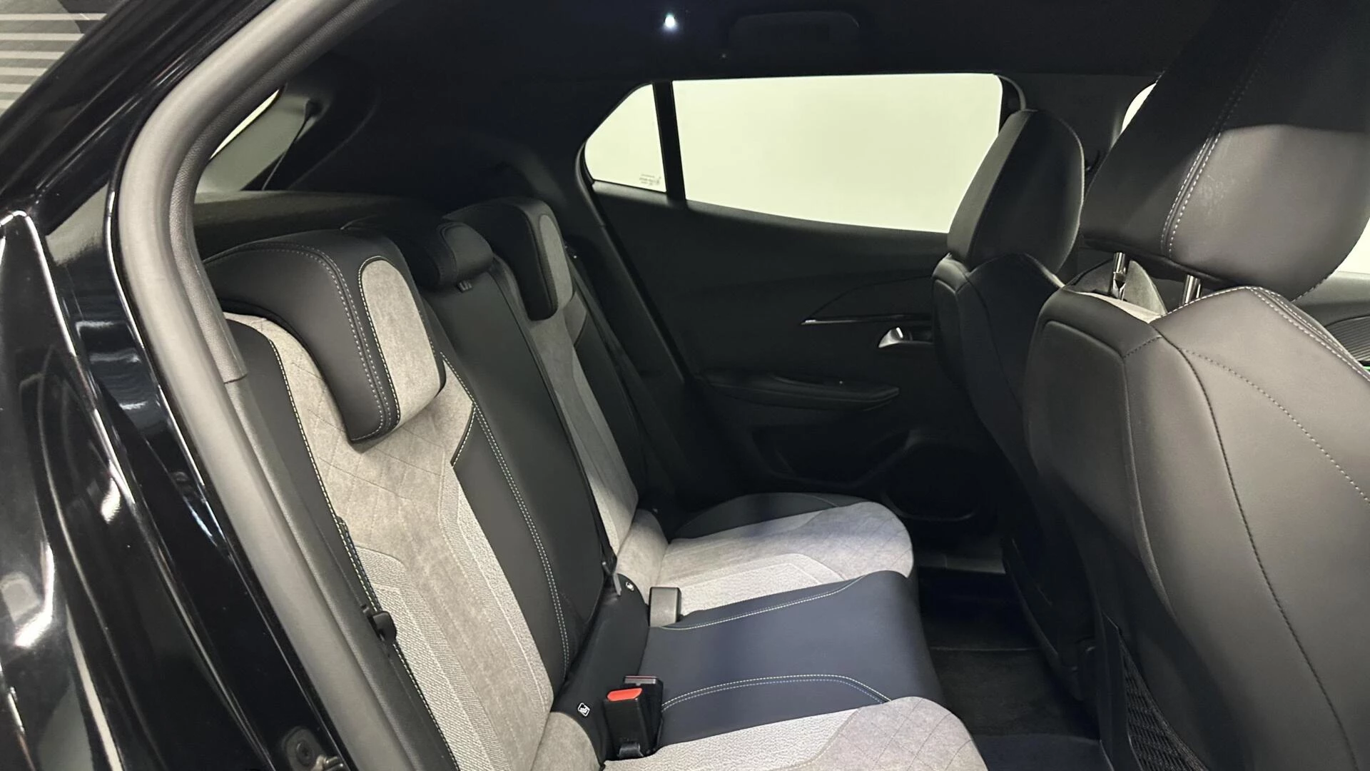 Hoofdafbeelding Peugeot e-2008