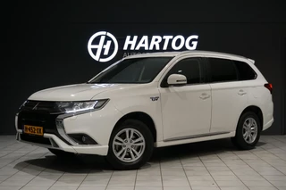 Hoofdafbeelding Mitsubishi Outlander Mitsubishi Outlander 2.4 PHEV Pure + TREKHAAK / CARPLAY / CAMERA / STOELVERWARMING /