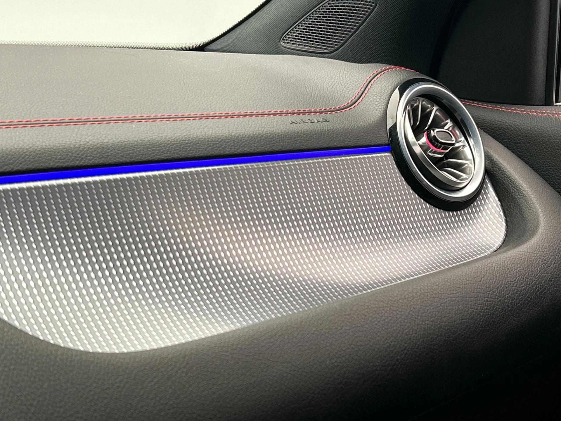 Hoofdafbeelding Mercedes-Benz EQA