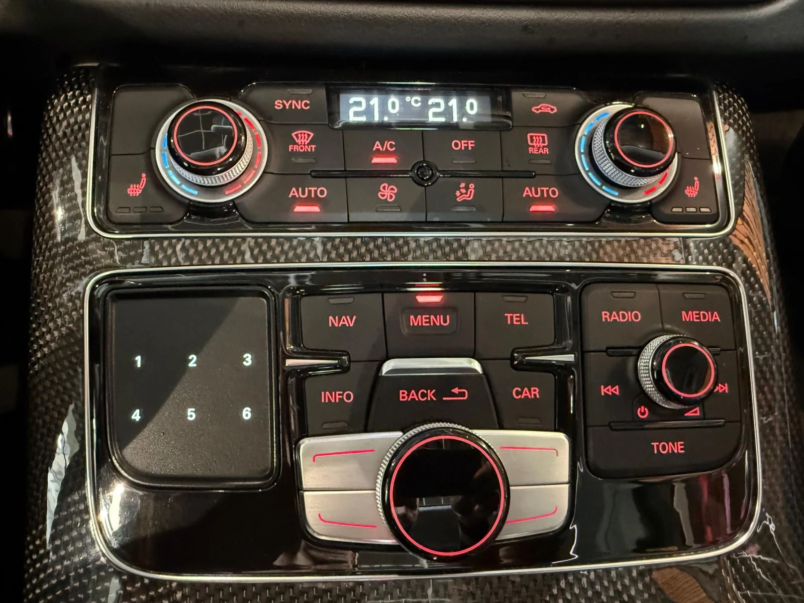 Hoofdafbeelding Audi A8