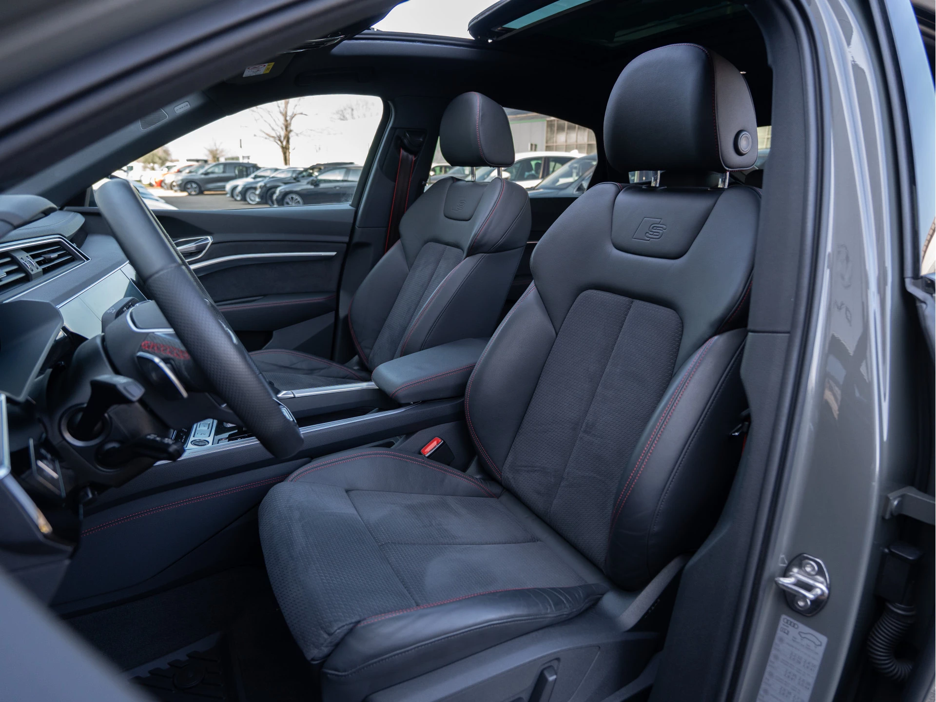 Hoofdafbeelding Audi Q8 Sportback e-tron