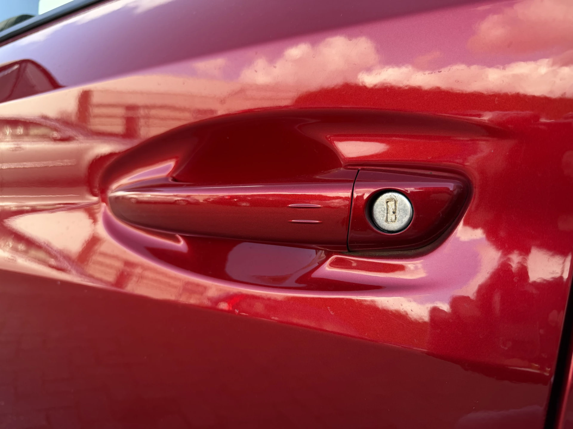 Hoofdafbeelding Peugeot e-208