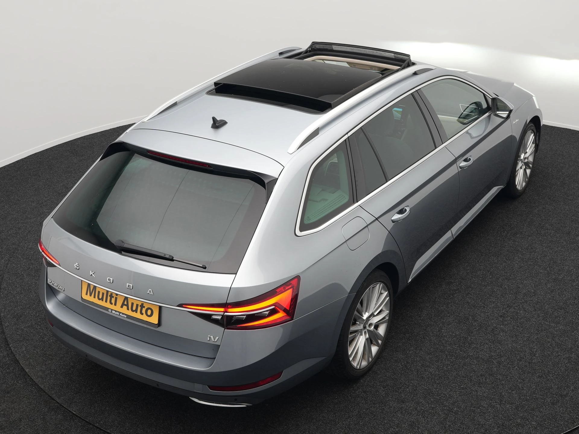 Hoofdafbeelding Škoda Superb