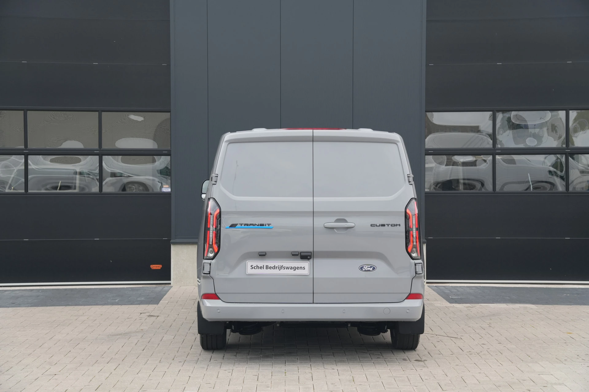 Hoofdafbeelding Ford E-Transit Custom