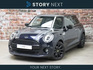 MINI Cooper Hatchback 60 Years Edition Automaat 3 deurs / Panoramadak / Leder / Navigatiesysteem Plus / Stoelverwarming / Harman Kardon / Head-Up Display / LED / 17 Inch / Lichtpakket / Parkeersensoren voor+achter / Extra Getint Glas / Comfortstoelen