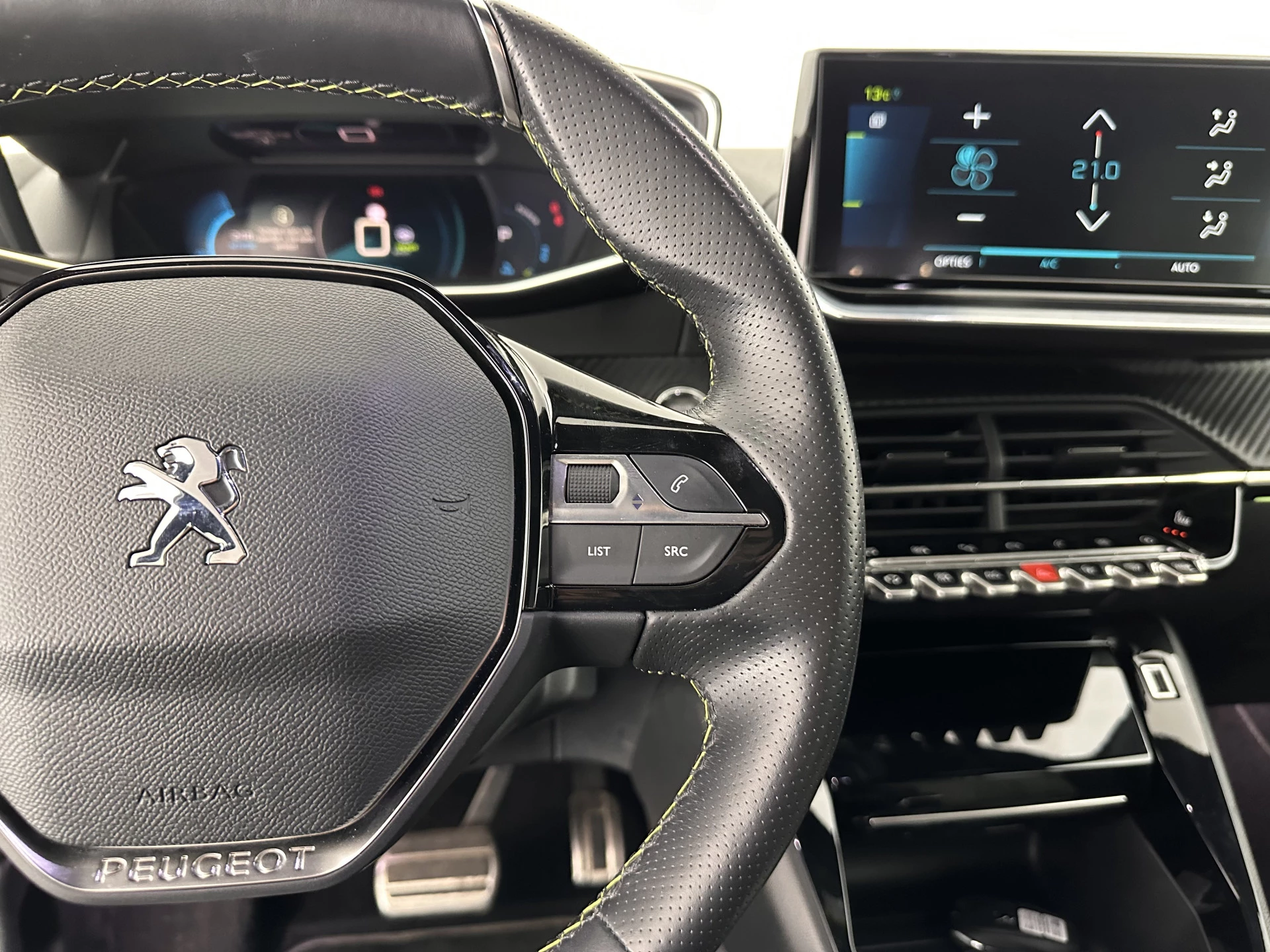 Hoofdafbeelding Peugeot e-208