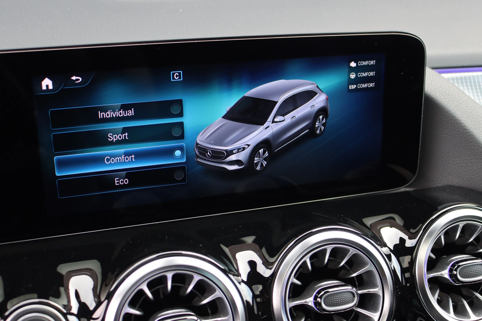 Hoofdafbeelding Mercedes-Benz EQA