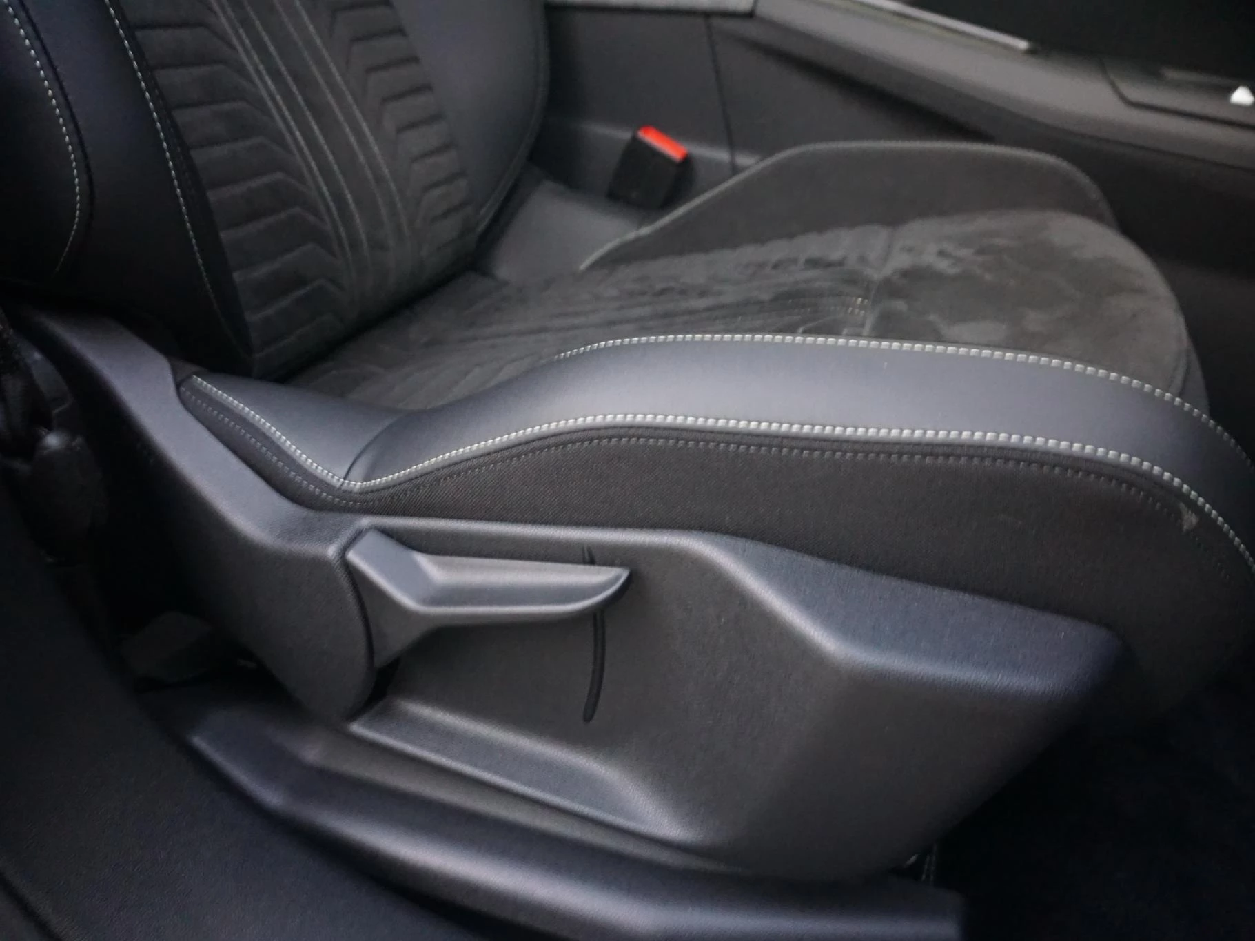 Hoofdafbeelding Peugeot e-3008