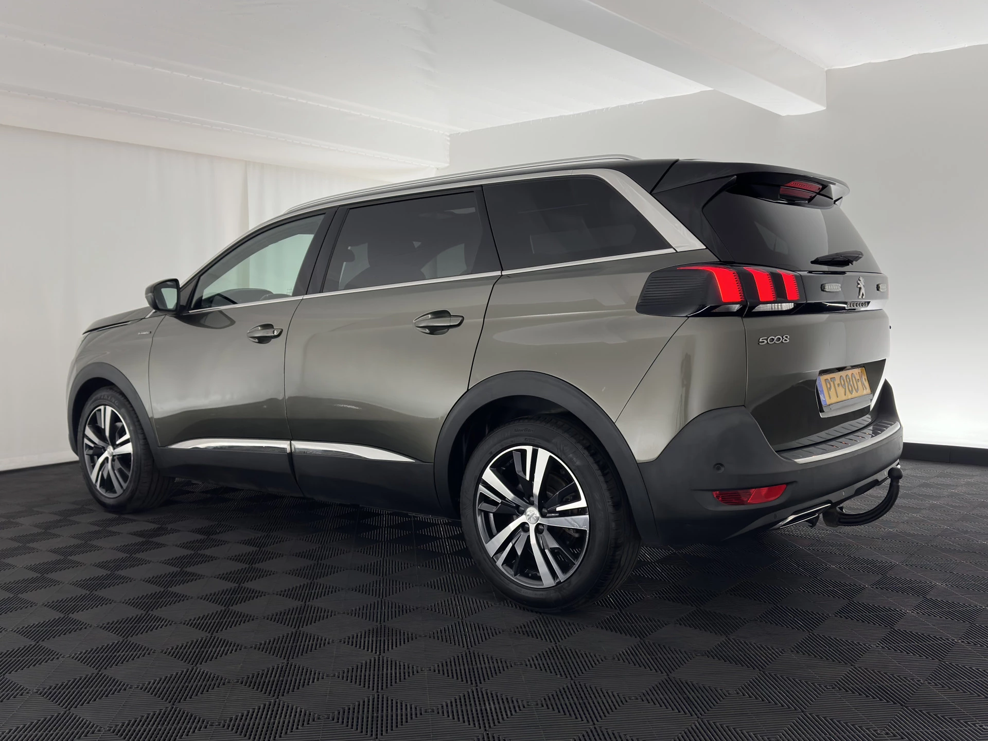 Hoofdafbeelding Peugeot 5008