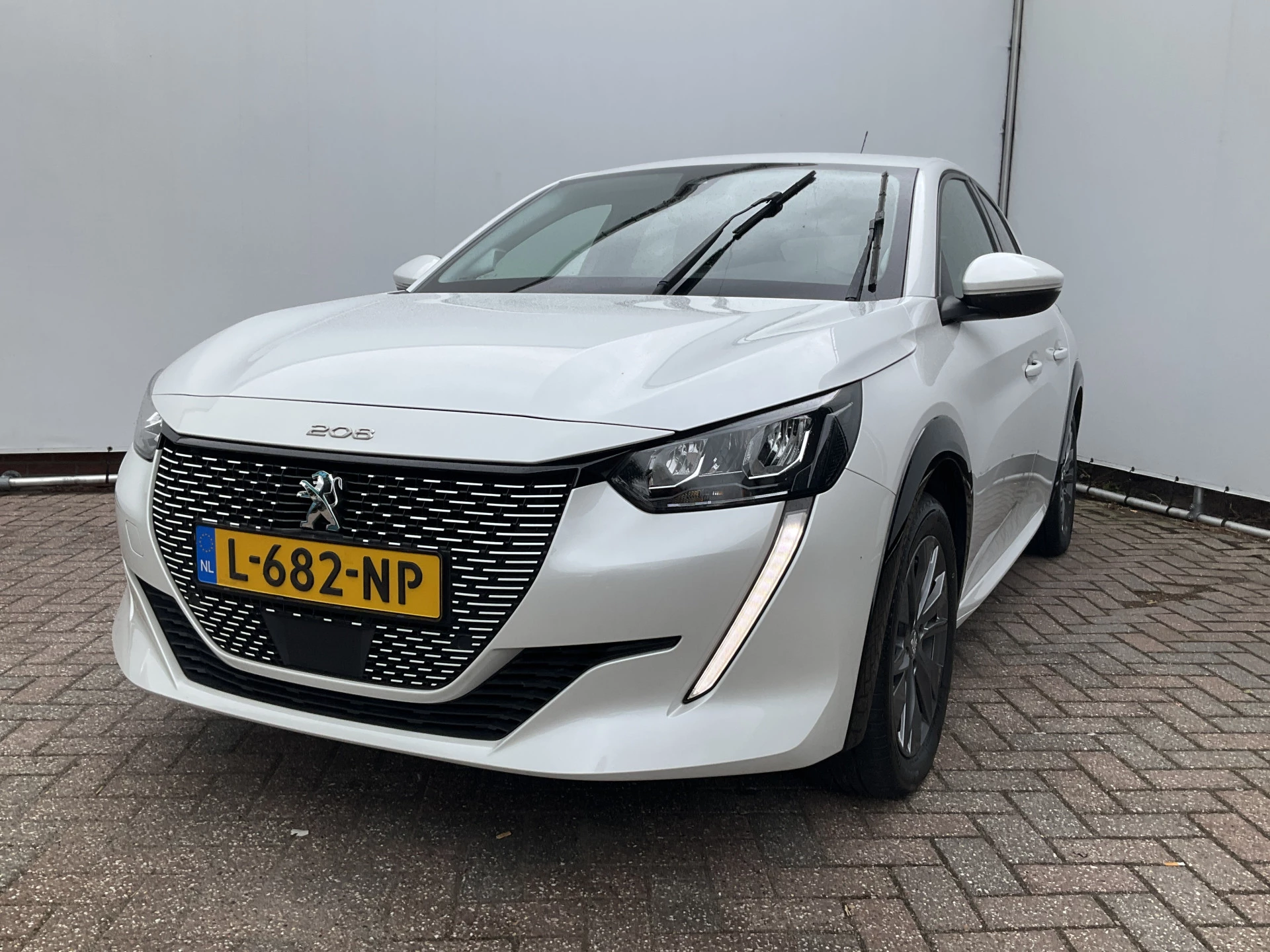 Hoofdafbeelding Peugeot e-208